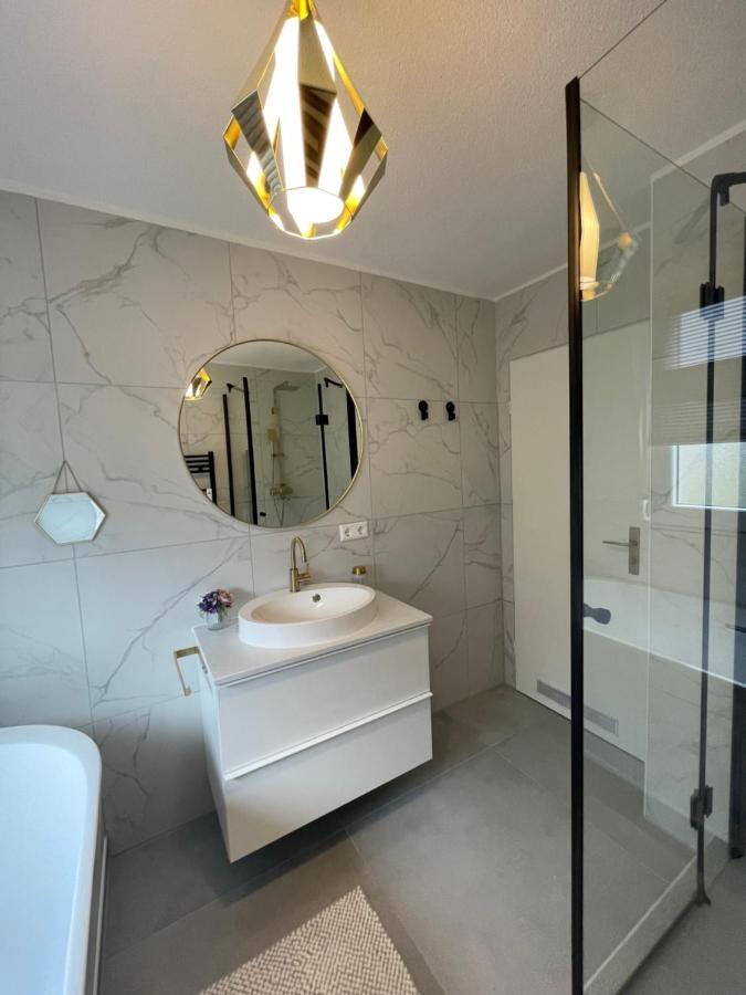Luxus Apartment Am Fremersberg - Zentral - Mit Sauna & Badewanne Baden-Baden Eksteriør billede